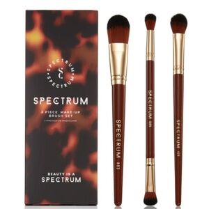 Spectrum 3-Piece Makeup Brush Set - New in Box lip